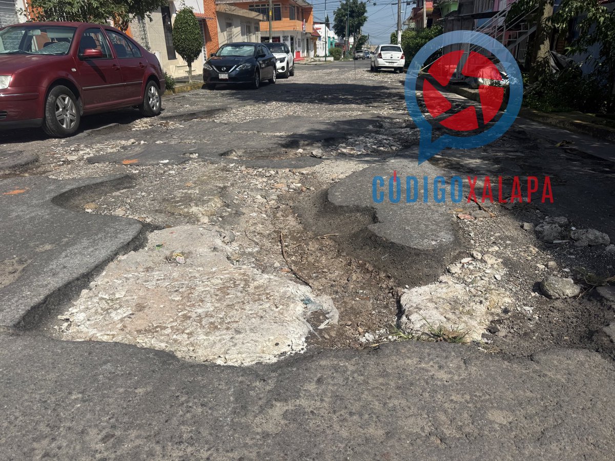 CodigoXalapa's tweet photo. 🔴 #Entérate || Vecinos de la Juan de la Luz Enríquez exigen rehabilitación de la calle 2

Por Elma Cano 

Lee más 👉🏽 https://t.co/fQo6KiwQQL https://t.co/pmjj5vGd1h
