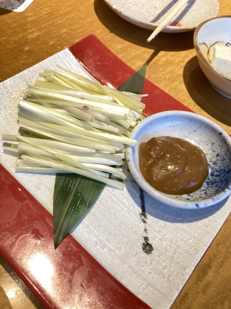 Lemoned4214's tweet photo. お誕生日前夜祭で祝いに(笑)
黄ニラ刺し、ンマかった！ https://t.co/rX0qUe5bFH