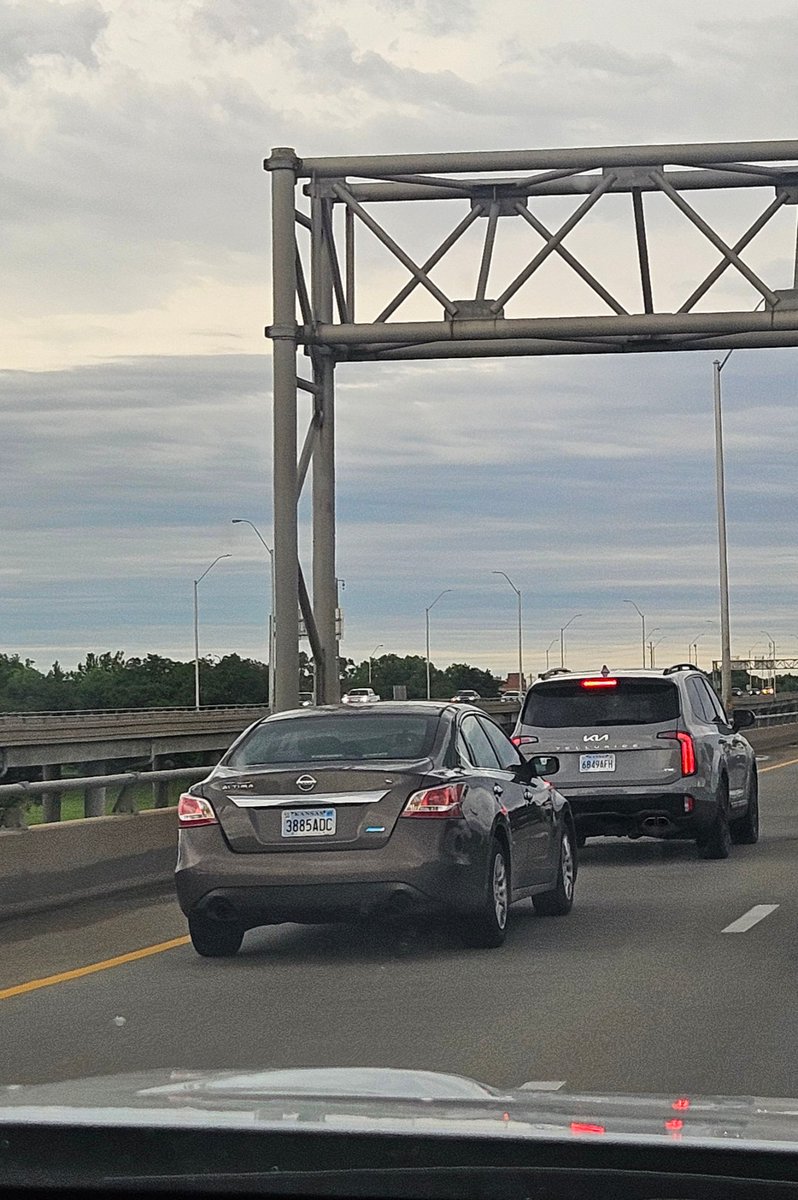 SLR107FR_31's tweet photo. @kshighwaypatrol I-135 SB 21st - Cent 4:50-4:59 https://t.co/gPXQDwvTA2