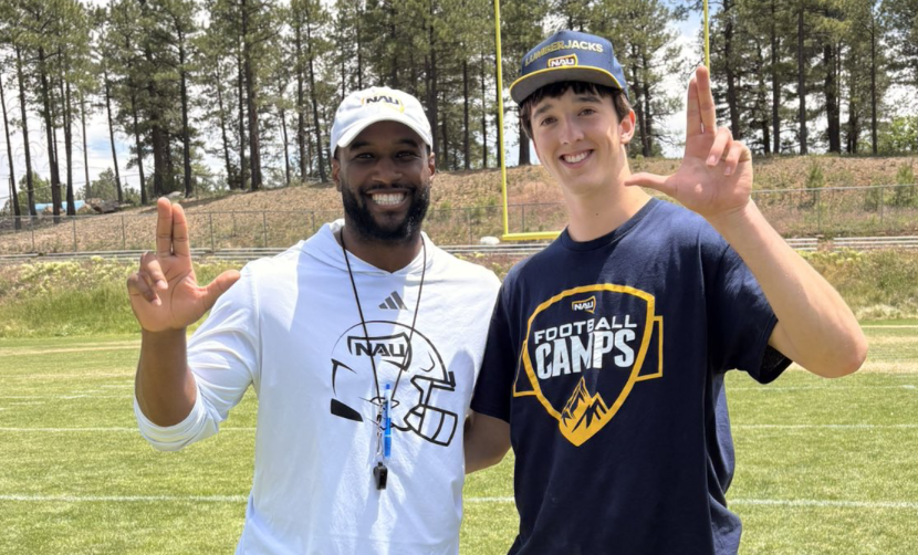 sixstarfootball's tweet photo. EVENT COVERAGE | Northern Arizona Prospect Camp draws several strong performances

☆ Six Star Football takes a look at several rising prospects 💯

STORY ▶️ https://t.co/tx8Dkd7lb4 

@Kaleb_Berto16 @JakePBondi @bbrickhouse4 @Jameson_cagle68 @ian_cas27 @CarterJamesC_ @Jason9cooper @aj_donald53496 @Andy_Fierros27 @BreckenGarday42 @Tjgardner51 @AmmonGiles0 @_goody8 @BenJGreer10 @2029bryceg_az @bohack_  @LoghanHeuer90 @HudakKellen @BraxtonLowe1 @Markouzis75 @2euceMathis @MontyMelen @rickypackingham @IsaiahP_77fb @EastonQuiroz27 @Connor_Rios2028 @Anthonyscottjr_ @aidanshiao @Jayway_11 @Noahsitton2009 @jvensmith09 @AidanThompson52 @Carter_topping @ChampionUalesi @RealPrestonWagz @ZevryWalker