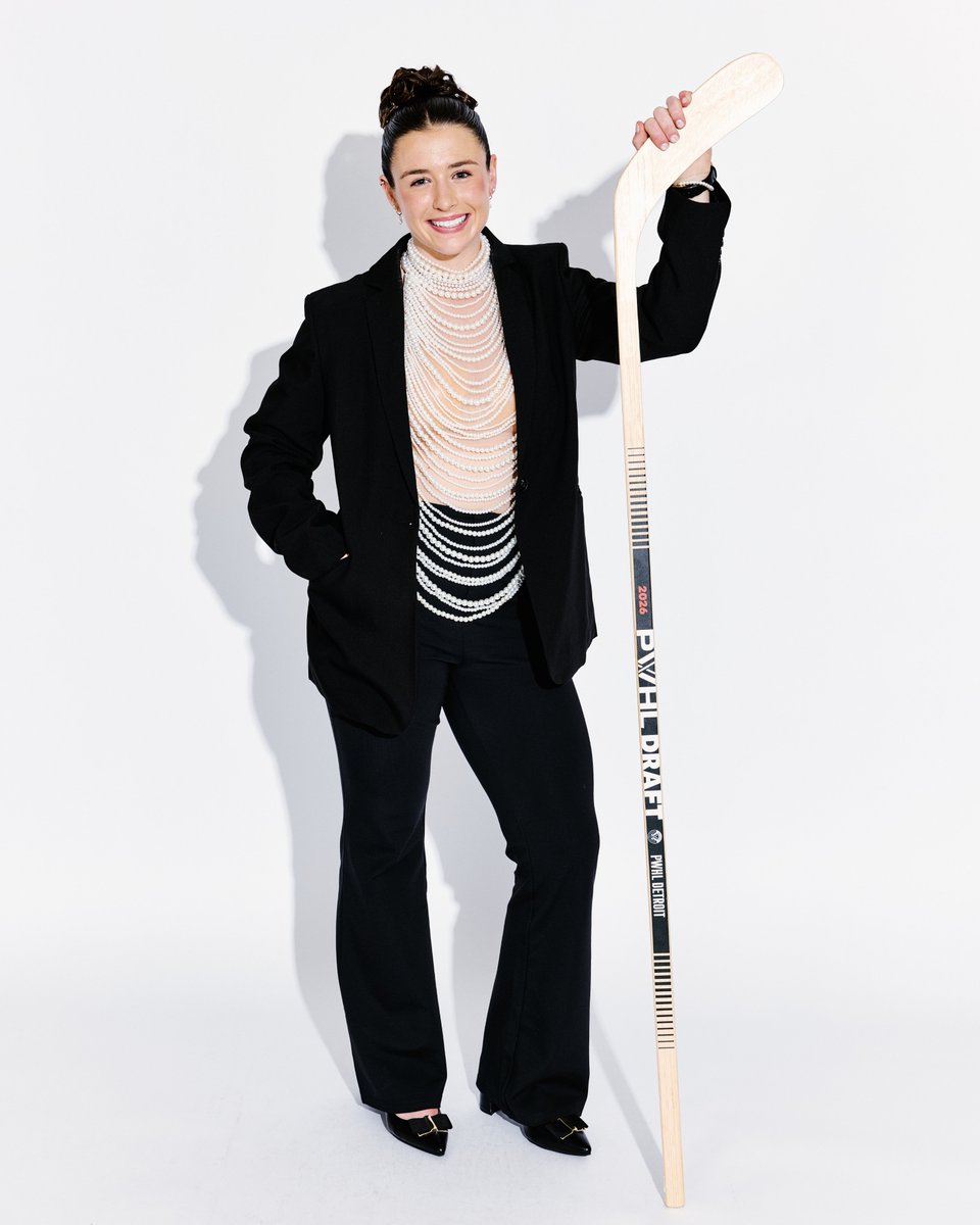 _MelissaBurgess's tweet photo. This fit from MaryKate O'Brien is incredible. #PWHL https://t.co/oflbDVhx5u