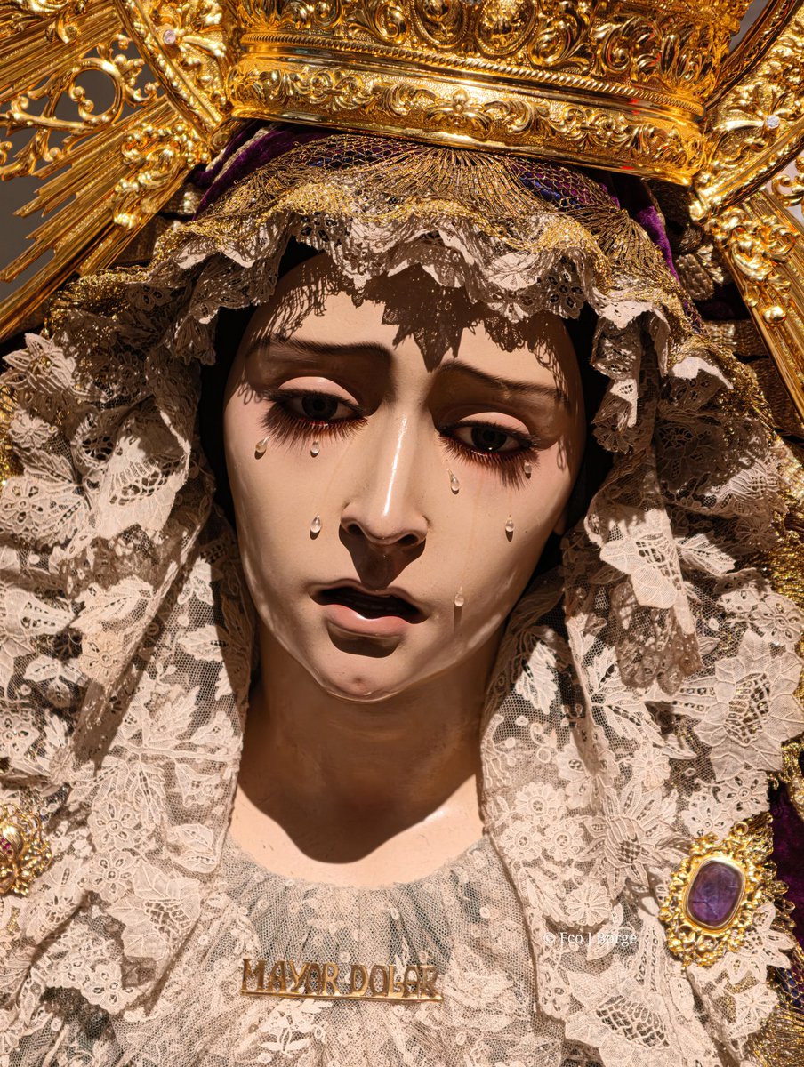 fcojborge's tweet photo. Mirada en Kerygma, luz primera,
que anuncia al Dios que ama y que salva;
en el compás de tu dulce primavera,
Granada a tus plantas halla el alba.
#Granada #cofrade https://t.co/gctxiR4m8r