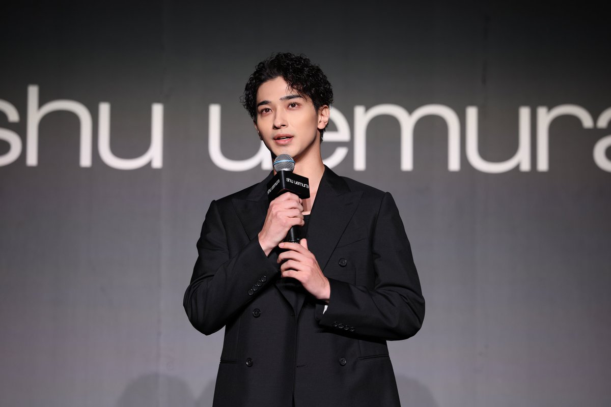 wwschannel's tweet photo. 横浜流星、シュウ ウエムラ表参道ヒルズ本店オープニングイベントに登場！原点と進化を語る

▼写真・記事の詳細はこちら
https://t.co/RsPTtSpYkn

#シュウウエムラ #shuuemura #横浜流星 #shuARTstage #表参道ヒルズ本店 #表参道ヒルズ #メイクアップショー #オープニングイベント
@shuuemurajp @ryusei_staff_mu
