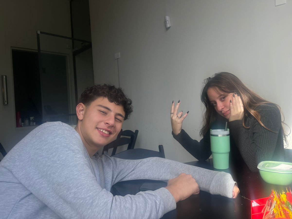 maafpp_'s tweet photo. ver meus primeiros amigos do cep juntos dnv foi um deja vu surreal de como tudo muda em um ano https://t.co/kkFNkdLCYS