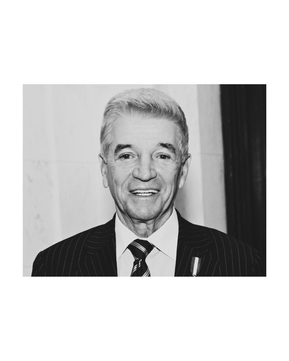 MichaelBuble's tweet photo. Heartbroken to hear about the passing of my friend @tomdreesencomic.

Tom was one of the greats. An incredible comic, a true gentleman, and a beautiful human being

All my love to his family, friends, and everyone who was lucky enough to know him.

Rest easy, Tommy. ❤️ https://t.co/tDB5h7KATQ