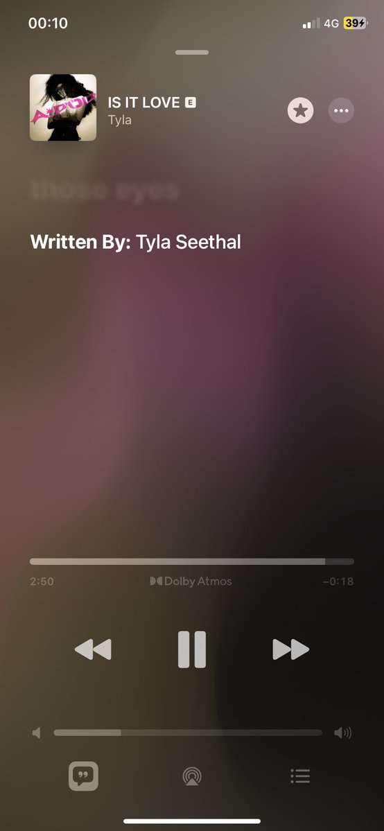 thebaddestwqez's tweet photo. OH BITCH that’s my fave!!! I’m screaming this is a hit tyla 😭😭😭😭😭😭❤️🤍 https://t.co/QS3j1HTGHn