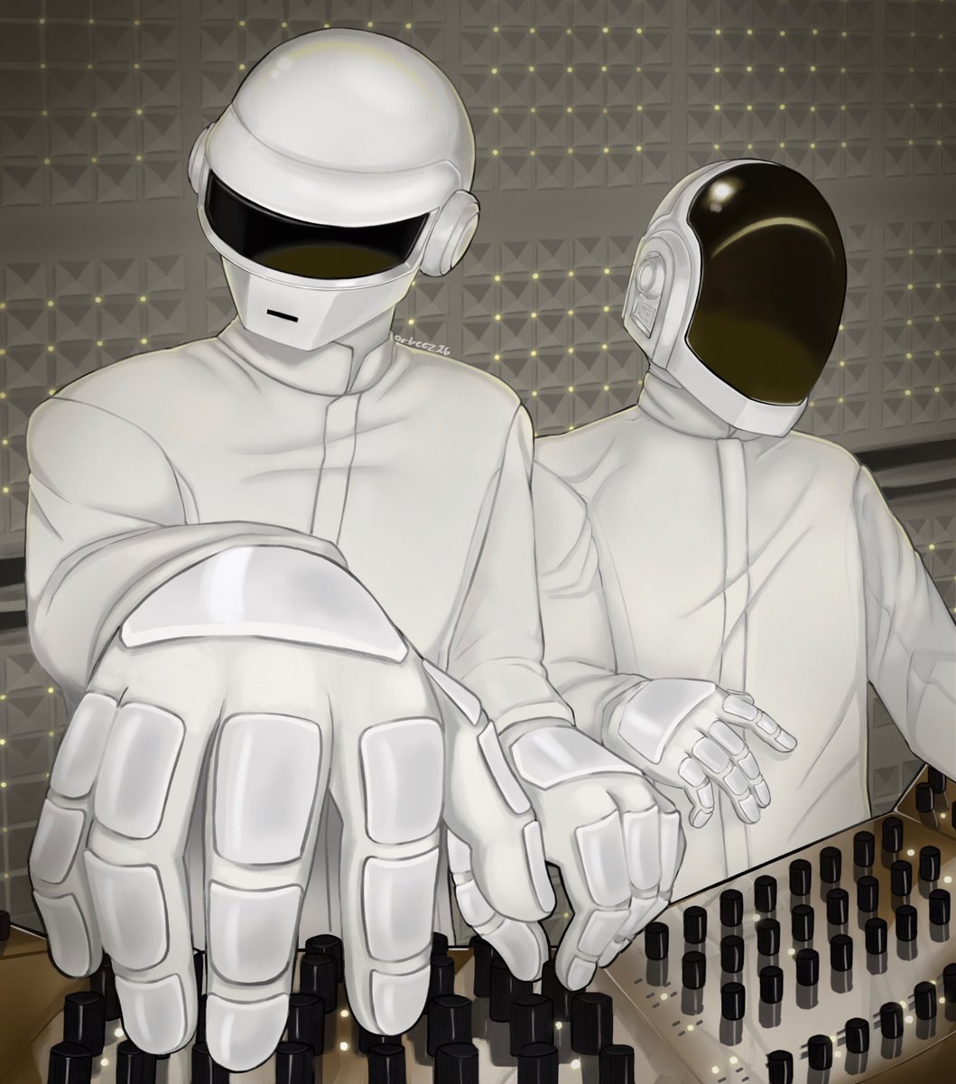 wint83_7's tweet photo. grammy punks #daftpunk https://t.co/YEKWEArfCk