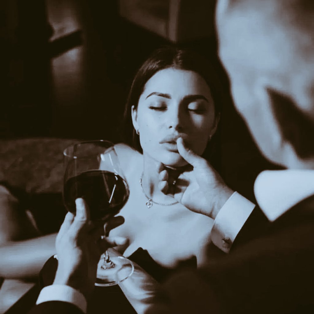 kimooo00001's tweet photo. الطاعه الطاعه الطاعه
ولا شئ سواها🍷🖤 https://t.co/43efSH3yPs
