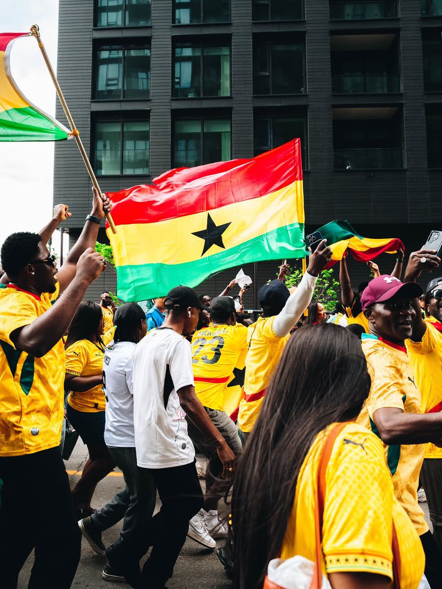 NoteSphere's tweet photo. Ghanaians celebrating their World Cup opening game win in Toronto.

📸: Liam MacLean https://t.co/6dIpHXvSmx