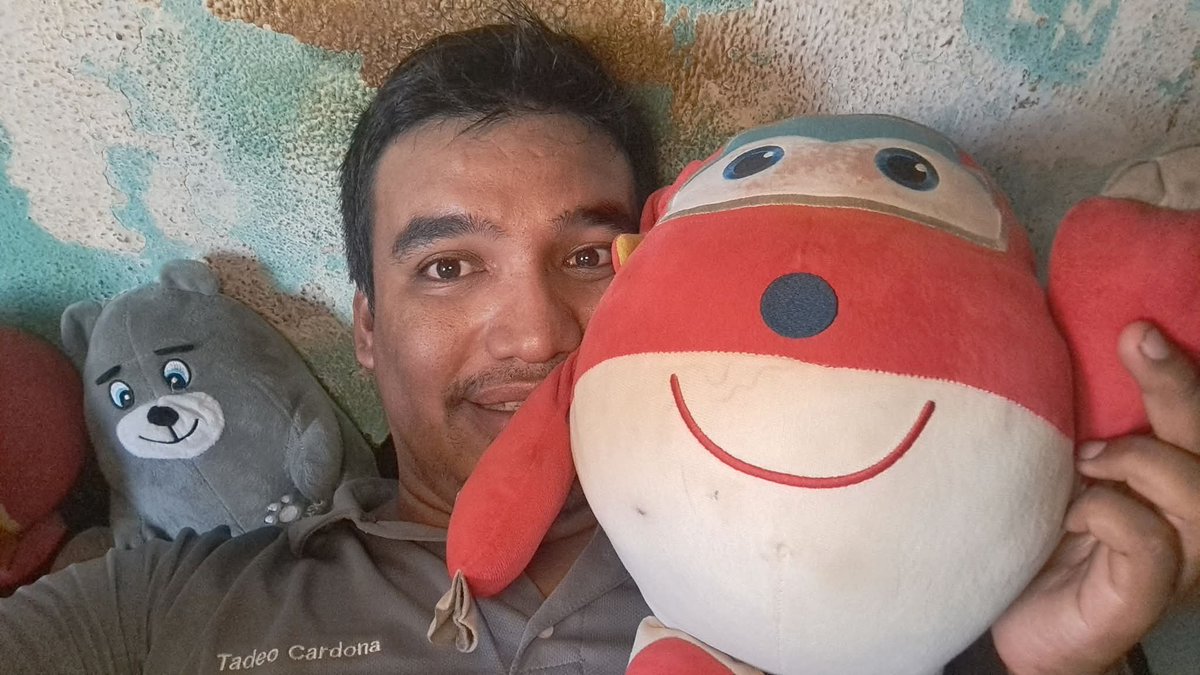 jett_wings's tweet photo. Aquí Mi amigo De Peluche Consentido El Jett con todo estos calores Fuerte Pero aquí andamos Con todo Saludos Y Cuidense de estás altas temperaturas calurosas https://t.co/iR5Rd3f3YJ