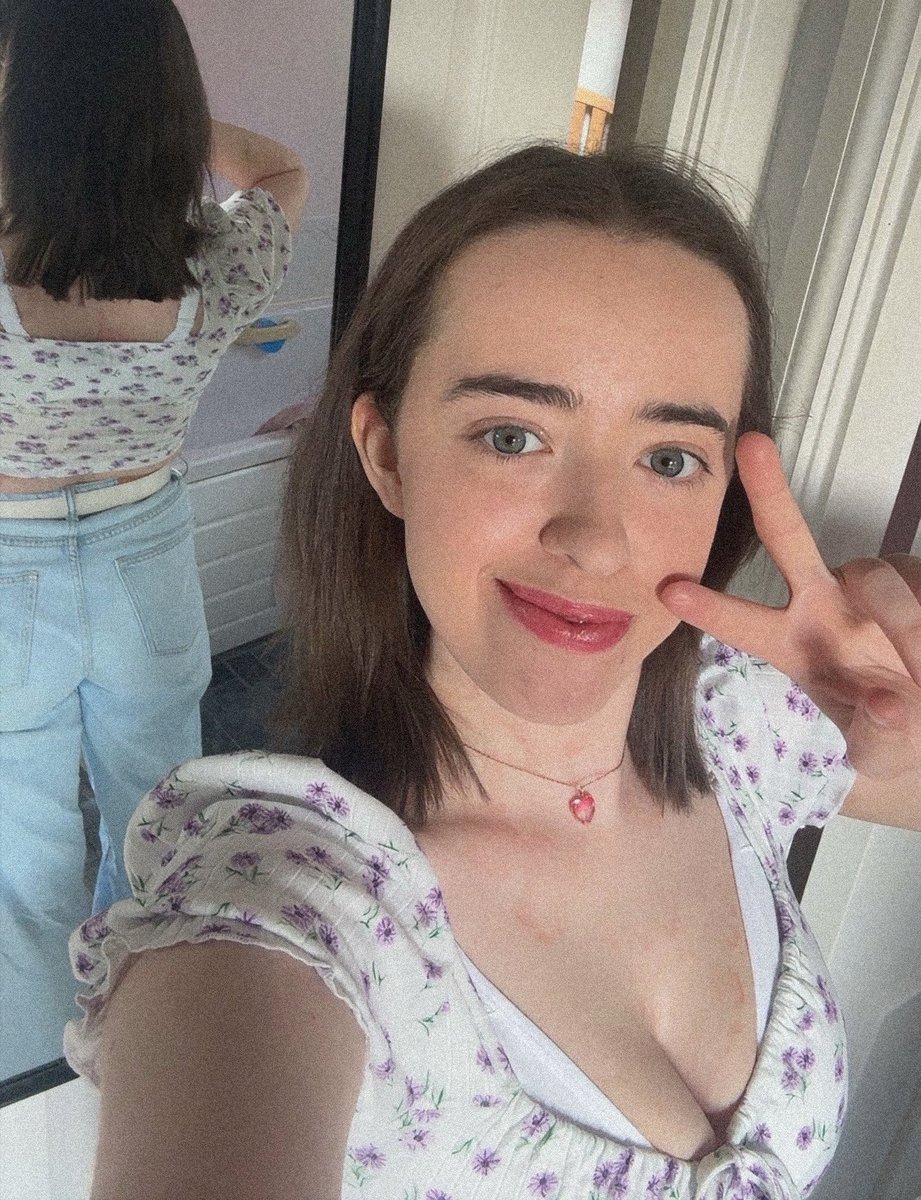 pagesofleon's tweet photo. hi!! <3 my kpop acc is dead so starting fresh/looking for moots!

✮beth,23,she/her
✮gamer,anime,manga,kpop
✮aot,jjk,kny,knh,sxf
✮re2,re4,re9,sh2,twd,fo4,sdv,tloz
✮ romantasy: wtmh,fw,acotar,lotr

⠀♡ ノ↺ to be moots 

#promotwt #moothunt #anitwt #gamingtwt #booktwt #retwt https://t.co/TkbFPfpm20