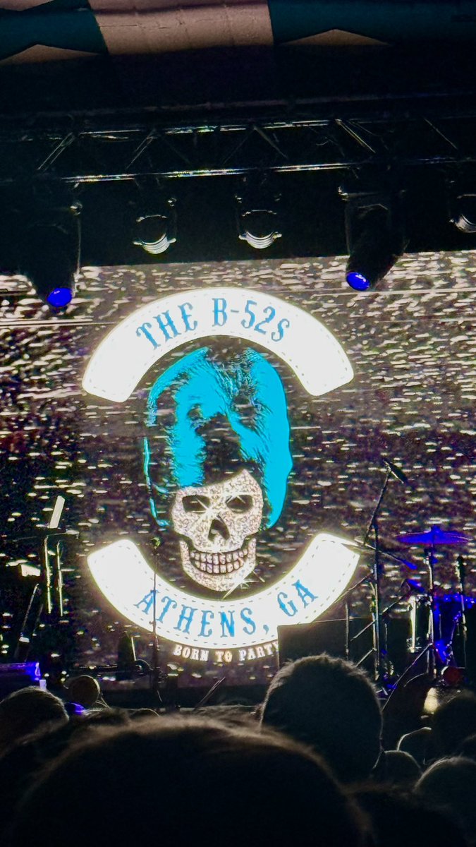 alistairgilli10's tweet photo. B,52,s Barrowlands what can i say but outstanding gig what an atmosphere place was bouncing my gig of the year so far #MusicTwitter #glasgow #barrowlands #gig https://t.co/sDsjHXKgQq