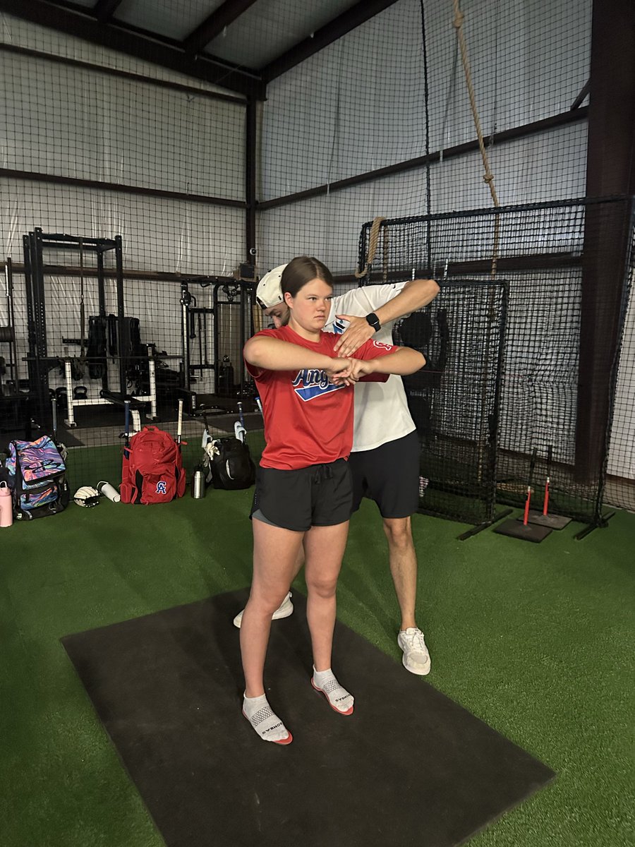 BriaFoster2027's tweet photo. Day 346 of 365- GAMECHANGER. Motor Preference changes everything. Thanks for the amazing assessment and thoughtful work with me today! #CAallday #notdoneyet @ExtraInningSB @Sports_Recruits @D1Softball @SoftbalAmerica @PrepSoftball @MidwestPremierS @SoftballDown @BatGrab @MotorPreference