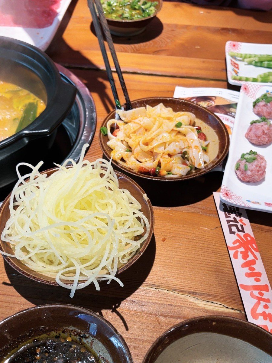 kukura52's tweet photo. Just discovered the coziest hole-in-the-wall ramen shop in downtown! Rich tonkotsu broth, springy noodles, and perfectly marinated soft-boiled egg = 10/10 comfort food. Will definitely come back for their weekend spicy miso special!， https://t.co/vTr2qx25P0