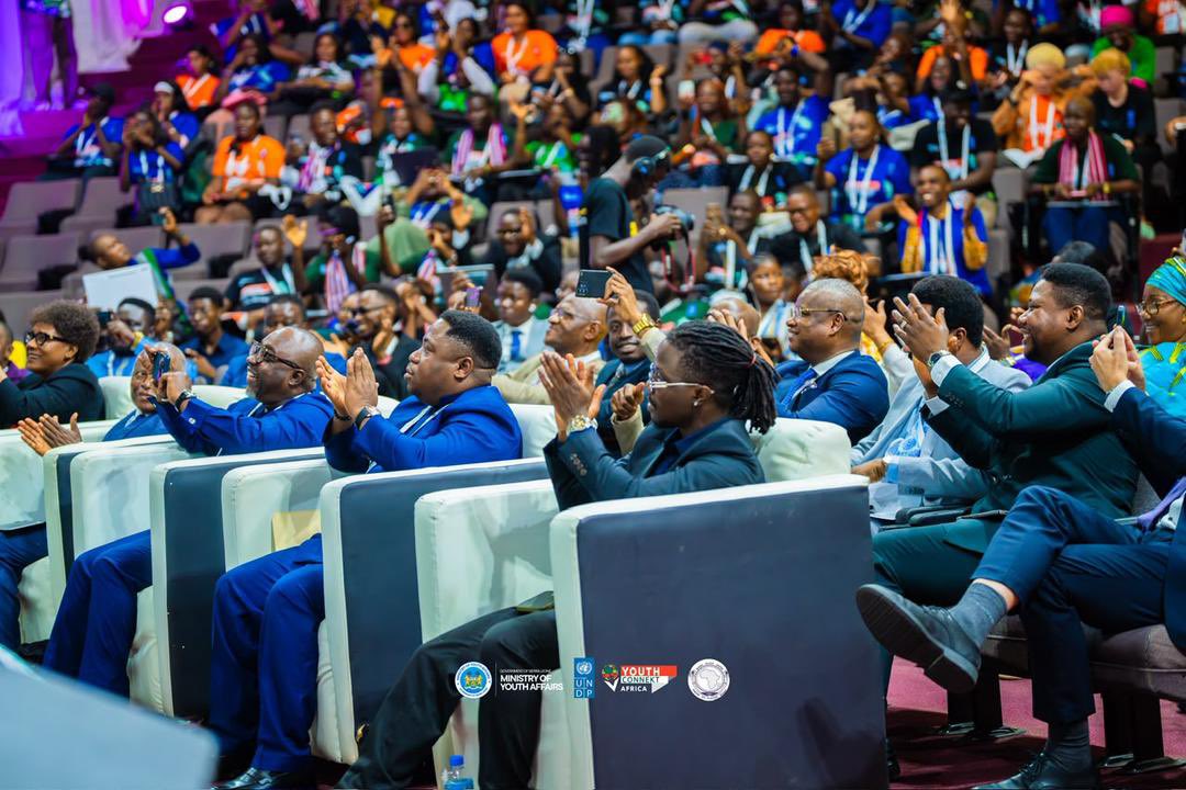 FredAmpiah's tweet photo. Today, I had the privilege of engaging with some of the brightest young minds from across the Mano River Union. What I saw was not just the future of our region; it was its greatest untapped asset @UNDP @UNDPWACA @UNDPAfrica #YouthConnect @ahunnaeziakonwa https://t.co/mbydlo6ieO