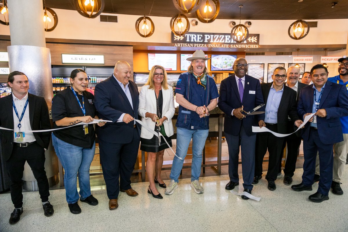 SATairport's tweet photo. Enjoy even more local flavor at SAT with our three newest restaurants. Be sure to check these out the next time you're flying through Terminal A:

🍹 Southtown Market by Chef Johnny Hernandez
🍕 Tre Pizzeria by Chef Jason Dady
🥗 Pharm Table by Chef Elizabeth Johnson https://t.co/oawItoY44O