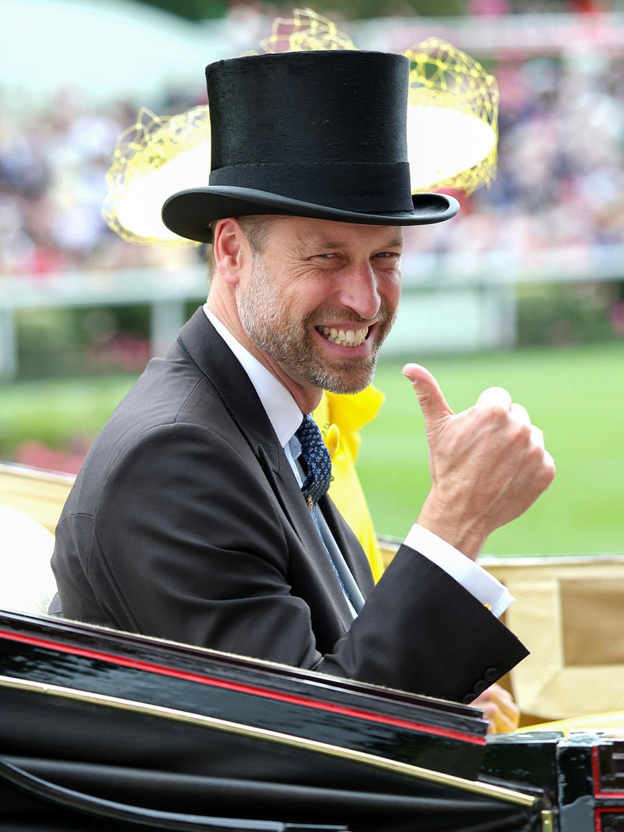lovewalesfamily's tweet photo. Prince William's 44th birthday is coming this Sunday 😍🎂☀️ https://t.co/BbQY5zP6wJ