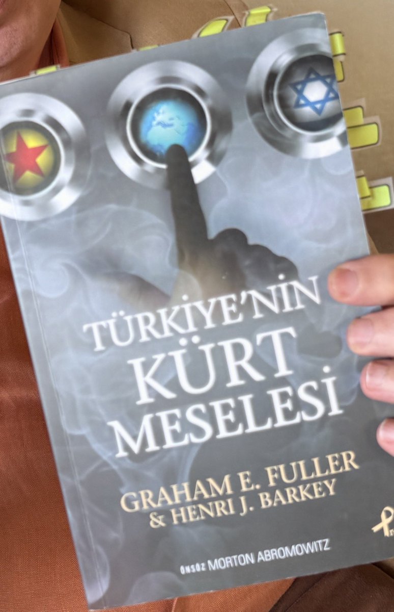 ErkurtSam's tweet photo. @ErdogmusHakk Şunu da ekleyelim: Millî devletin yıkılması için Graham E. Fuller'ın 1998'de Türkiye’nin Kürt Meselesi ve Yeni Türkiye kitabında sıraladığı maddeleri uygulamak yeterli. 
İşin ilginci: 1998’de yazdığı o maddelerin %90’ı zaten yerine getirildi. https://t.co/OoGqDKbhos