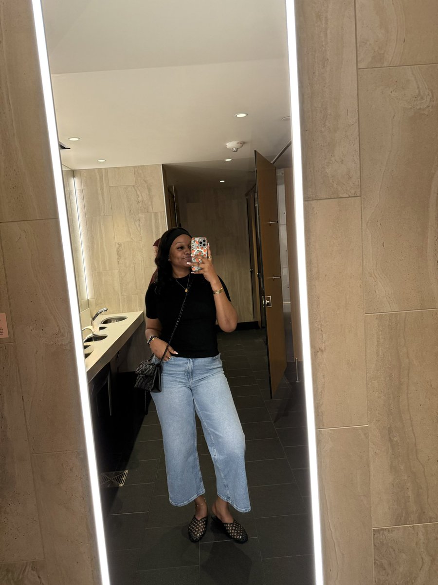 Wuraa__g's tweet photo. Here’s to getting my spark back✨✨🥂🥂 https://t.co/0UGhhXyYxA