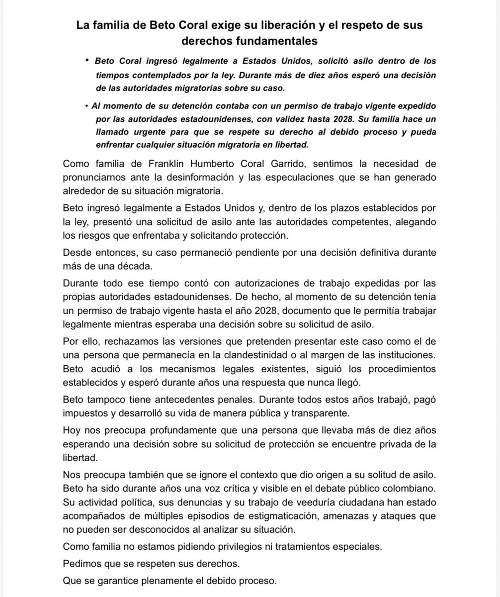 FisicoImpuro's tweet photo. Les comparto el comunicado que la familia de Beto Coral nos pidió dar a conocer al país. Aparte de eso en la entrevista con Daniel Coronell, nos han contado que a Beto Coral lo están maltratando con el propósito de hacerlo firmar a las malas, la deportación voluntaria. Pero Beto Coral con la firmeza que lo caracteriza no se ha dejado doblegar del gobierno pedófilo y fascista de Donald Trump. 

Recuerden que en este link pueden donar para ayudar a Beto Coral con los trámites legales y la posible fianza. Recuerden que pueden ajustar el porcentaje de propina con el que se queda a la plataforma.

https://t.co/iEcCJJPysV