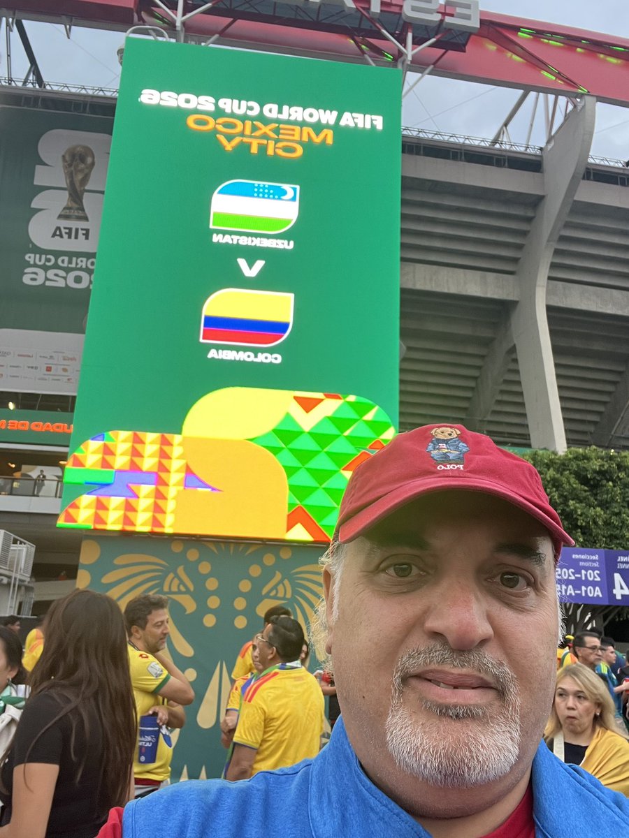 capjowy's tweet photo. @ColombiaKarolG https://t.co/FX9xMeohoF