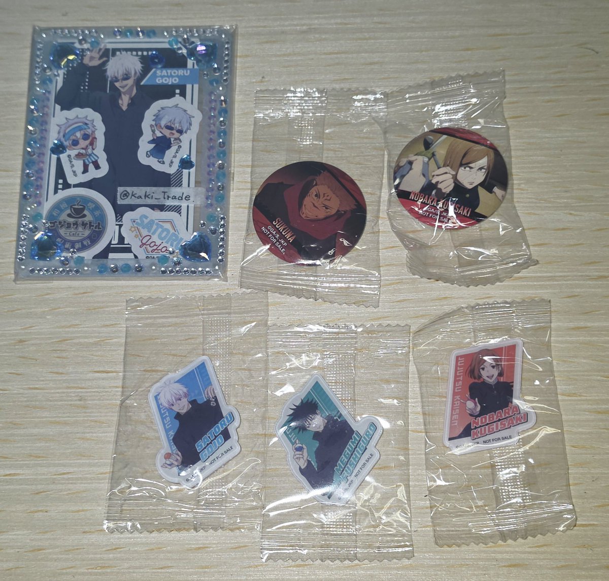 kaki_Trade's tweet photo. 【交換 譲渡】呪術廻戦 くら 寿司 コラボ アクステ 缶バ カード

譲
伏黒 釘崎 ★五条 七海 宿儺

求
アクスタ・缶バッジ：五条＞＞＞
カード：200円、ビッくらポン：300円
★は１：１交換のみ。★以外の交換は複数提供可能です

郵送 or 大阪市内近隣での手渡し
お支払いはPayPay 三井住友 UFJ対応可 https://t.co/XfMUgzJGqO