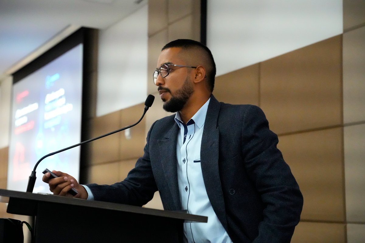 Andesco1's tweet photo. Continuamos con Pablo Santos, Sr. Enterprise Sales Manager de Hughes, y su ponencia "Alcances del internet satelital: Una nueva forma de conectarse".

Seguimos con la conferencia "IA Productiva: Adopción segura, desarrollo responsable y ciberseguridad" de Andrés Mauricio Quiroga, Senior FullStack Developer de Colombia Más.

Y cerramos la primera jornada del 4.° Seminario de las TIC de Andesco con las conclusiones de @JuradoGabriel_, director sectorial Director Sectorial TIC y TV de andesco.