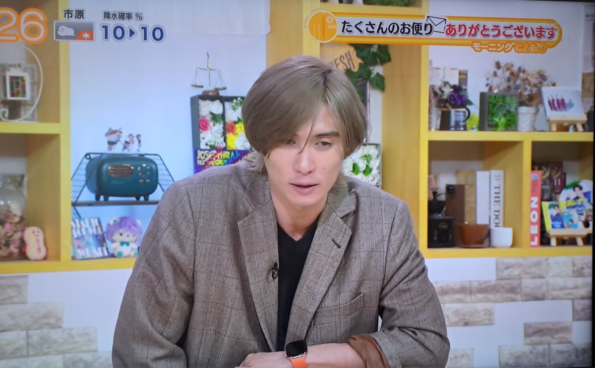 hashimon0715's tweet photo. 突然髪を切ったのは?

鏡に映った自分を見て
なげーと思った
いつもいってるところがお休みで、(初めてのところに)突撃した!
(美容師さんが)すごく上手で優しかった
初めての店に今まで10何回か行ったけど、一番優しかった!
これから、ずっと行こうかな?!

#モーニングこんぱす  
#橋本良亮 https://t.co/iaR8QwytDw