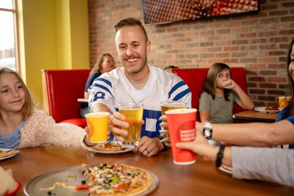 PeterPiper_VTX's tweet photo. Their favorite pizza + thrilling games + the whole family = the perfect Father's Day at Peter Piper Pizza. Time to celebrate Dad! 🍕🕹️❤️ 

#HappyFathersDay #PeterPiperPizza https://t.co/rwnzY4H9c8