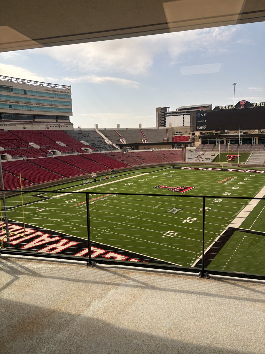 big_prince77's tweet photo. Had a good time at @TexasTechFB @ClayMcGuireTTU @MBrassfieldTTU  #gunsup https://t.co/3V3YNr4m0Z
