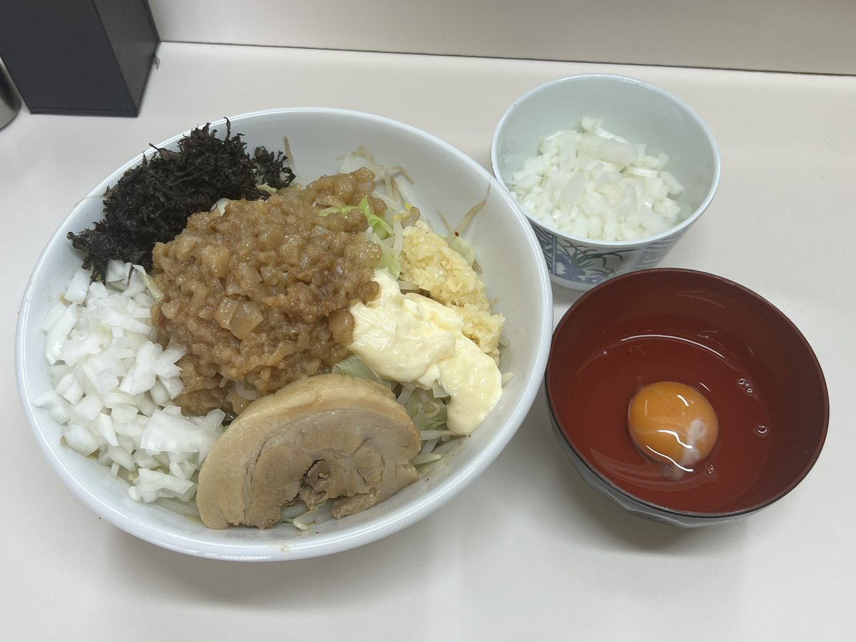 menyazouton's tweet photo. おはようございます☀

本日19日は、お昼営業、夜営業いたします🈺

お昼営業
11時開店です♪

夜営業
ワンオペです。
メニュー減らして営業いたします。

本日もよろしくお願いします🙇

いよいよヤングコーンが取れ始まりました🌽
後、2週間位でとうもろこしの収穫かなぁ…😅 https://t.co/oaBbxbkQyI