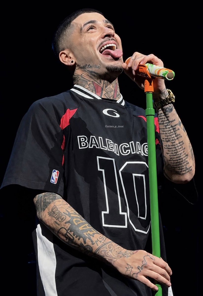 vitaminZain's tweet photo. Here are HQ photos of Zayn at the @arenavfg in Guadalajara last night.❤️

📷 : arturo_g._tovar https://t.co/QsfOOHfWd0
