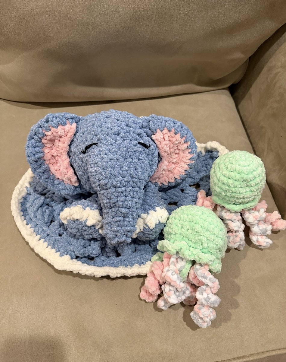clarapooding's tweet photo. I have an addiction to crocheting toys and decor for babies!! 🐘🪼🍼 https://t.co/VSwJ7CTi6R