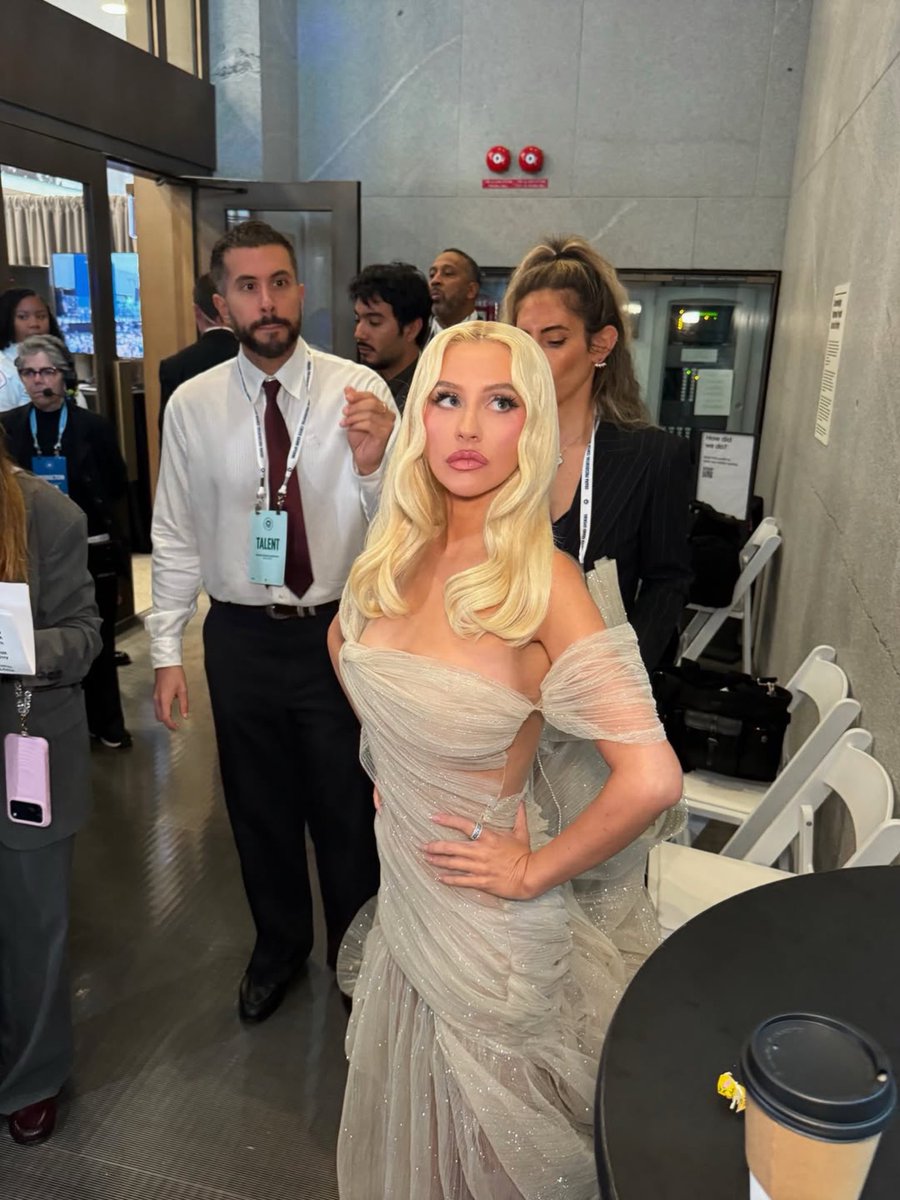 prabalgurung's tweet photo. ❤️ @xtina wears Atelier Prabal Gurung while  singing "What a Wonderful World" at the Obama Presidential Center opening #christinaaguilera #xtina #prabalgurung #ObamaCenterGrandOpening https://t.co/KlwofE8cbs