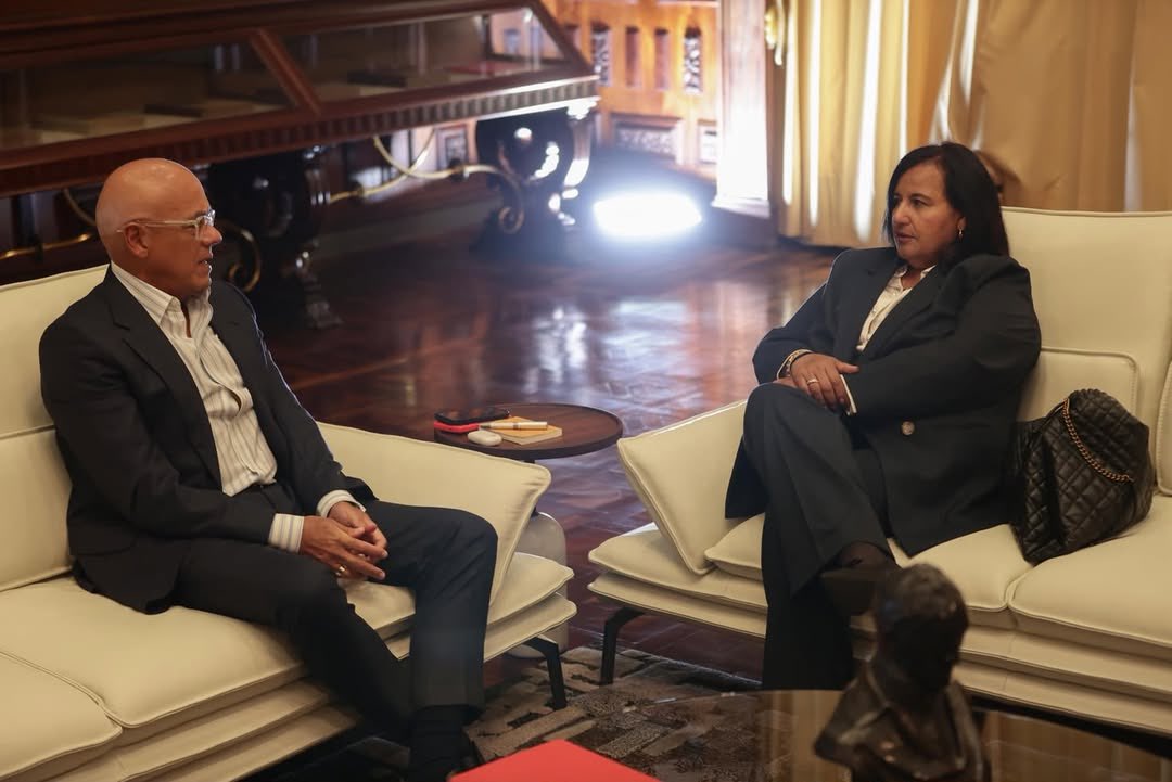 ferrernews's tweet photo. Si había una sorpresa que faltaba en 2026, era esta:

🇻🇪La AN 2015 reapareció para entablar una negociación con la AN de 2025, todo bajo la tutela de Estados Unidos. Si alguien decía esto el 2 de enero, lo mandaban al psiquiatra. 

Se viene un cronograma electoral… https://t.co/oLzxLghgv4
