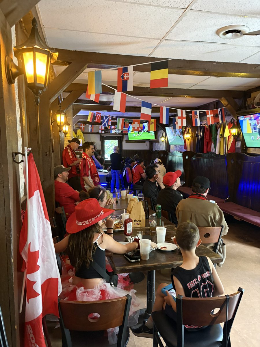 WhaleyStatic's tweet photo. Windsor @thevoyageurs watch party is great. #CanMNT #AllezLesRouges #VoyageursFamily #RedOut #TousEnRouge https://t.co/nvn9GVvdaS