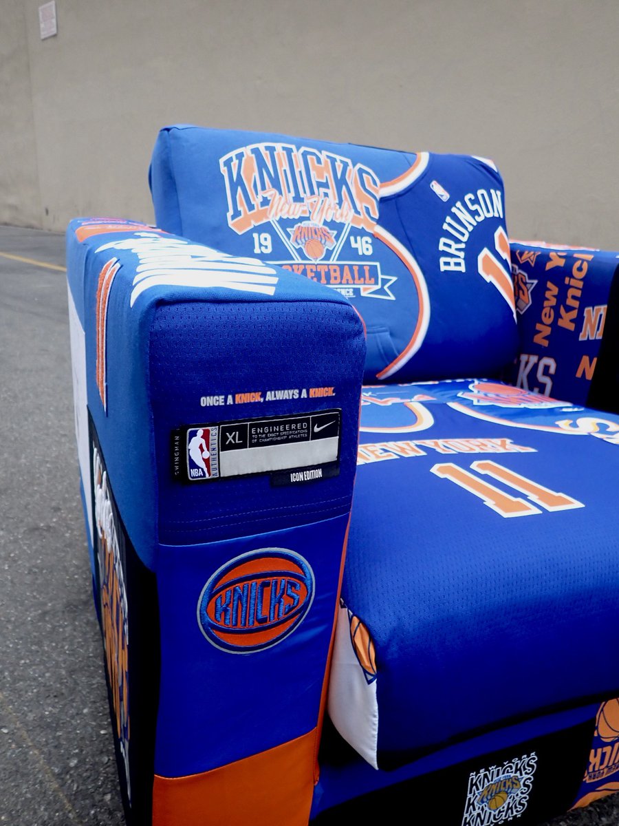 nigelxavier_'s tweet photo. New York Knicks Chair🏆 https://t.co/XgrNXjv9v9