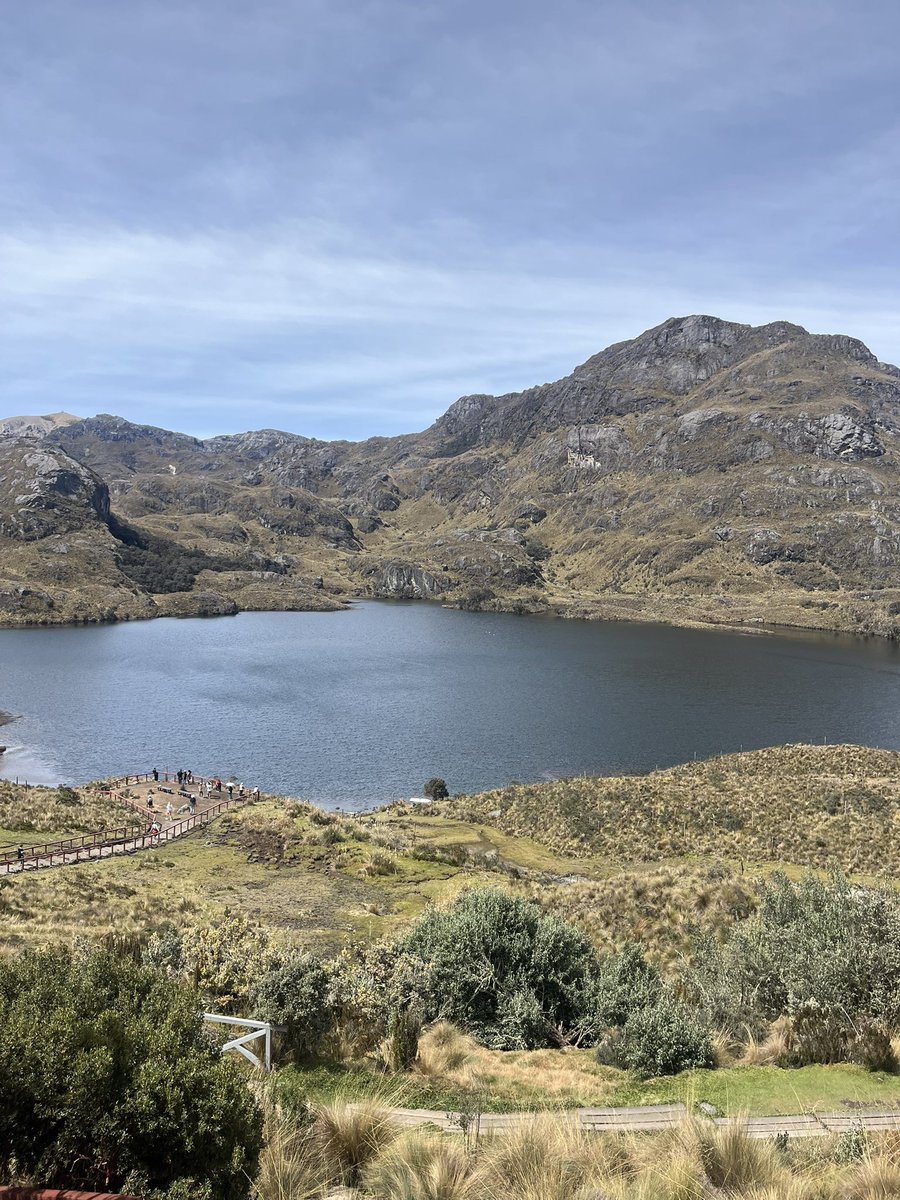 graemelamperson's tweet photo. One of Latin America's MOST underrated countries…

Ecuador 🇪🇨

An extremely functional city in Cuenca.
Very affordable. Beautiful.

Visit 

(just make sure to avoid the coast lol🚷) https://t.co/UrYUP2XX8l