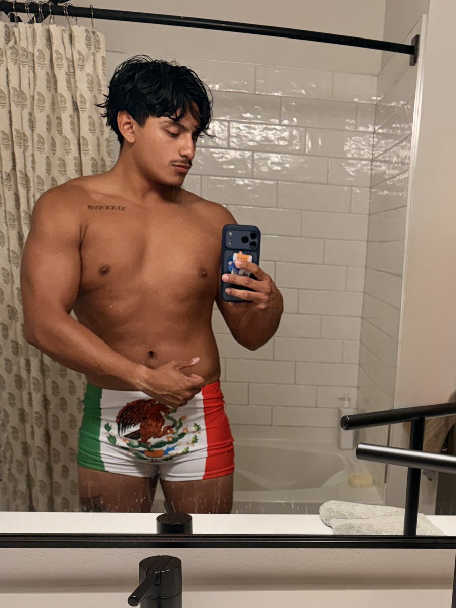 crxspatron's tweet photo. vamos méxico 🇲🇽 https://t.co/8Q2yVh4SRg