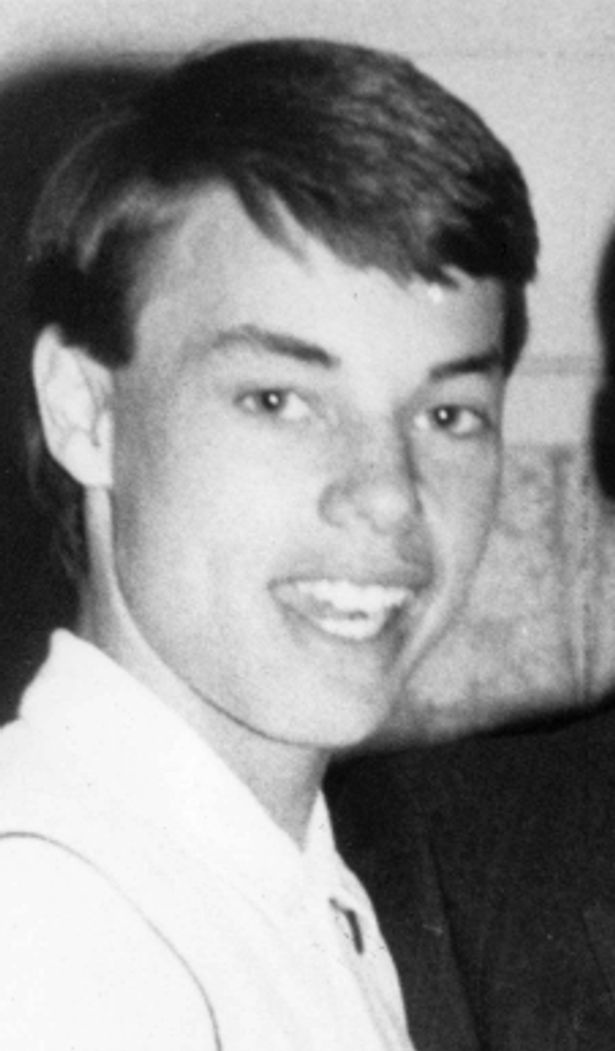 Davolaar's tweet photo. Kevin Tyrrell (Tizza), a schoolboy from Runcorn, was born on this day in 1973.
He was 15 years old when he lost his life at Hillsborough in 1989.
RIP Tizza, 🙏❤️
Never Forgotten, JFT97 https://t.co/FAJnrcbpNc