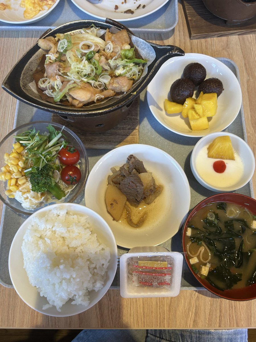 vxqUt9ZWSd48686's tweet photo. 朝から食べ過ぎた　2プレート https://t.co/3hmODa7KZJ