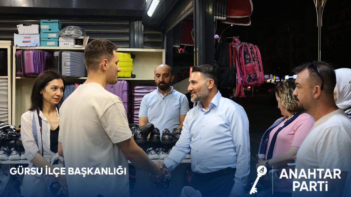 Apartigursu's tweet photo. Anahtar Parti Gürsu İlçe Başkanlığı olarak akşam saatlerinde esnaf ziyaretlerimizi gerçekleştirdik.

🗝️ Anahtar Parti Gürsu İlçe Başkanlığı
🤝 Esnafımızın Yanındayız
📍 Gürsu'da Gönüllere Dokunuyoruz. https://t.co/msmBDKSr4J