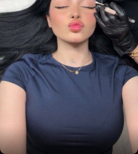 fx5vi's tweet photo. مكس شفايف ينيك عقلك في اطهر يوم للحلب😵‍💫

احلب ولاتوقف كسمك ادري ان اليوم ذا بالذات يخرخرك ويخلص كل حليب شحمتك كسمك🖕🏼🤭 https://t.co/x9N9z5J3g1