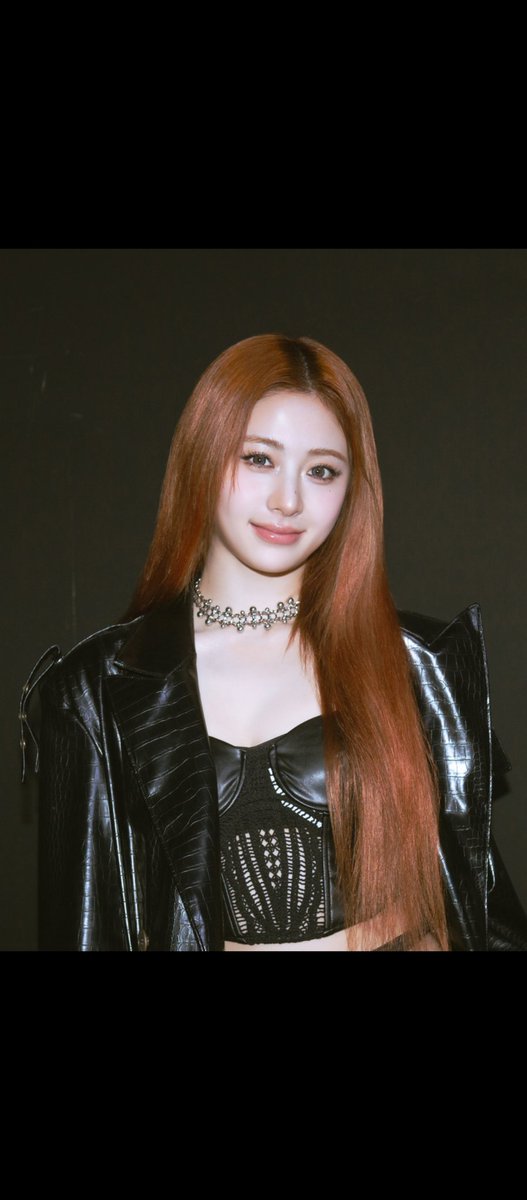 yunjinspic's tweet photo. 🖤🖤 https://t.co/TJal6DvtpT