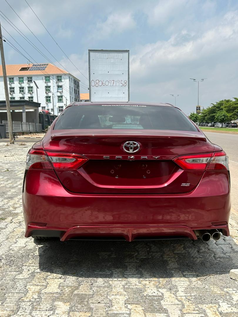 Raymondsammy17's tweet photo. @abujacarstand @WilJay_1 @_MalSAS @PELSAUTOS @Riama_autos @Autorush2 @imerm_jr @Ahmadmuhdsani_ @KajuruMotors @Jimada_Gana @just_ufk 100% Foreign used 

🎯Year:2019 on belt 
🎯Make: Toyota Camry SE KEYLESS 
🎯Status: very clean 
🎯Engine: untouched 
🎯Transmission: smooth
🎯Location: Abuja
🎯Price: N27.6m https://t.co/N895CPkAi1