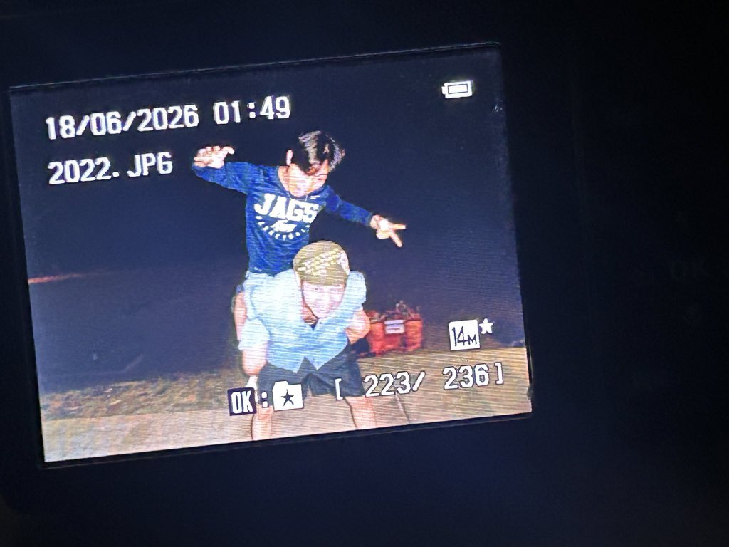 andwayf's tweet photo. they took these photos a few hours ago, in the middle of the night, and posted them just this morning in Korea 

i love these guys who share what they're doing in real time 🥹
#WAYFBOYS #WAYF https://t.co/SFw5BsiYRc