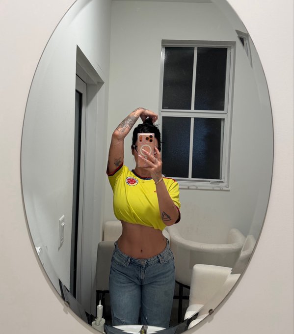 Luchi Del Mar - Colombian for the day yesterday hehe https://t.co/MOgm5CPp4t