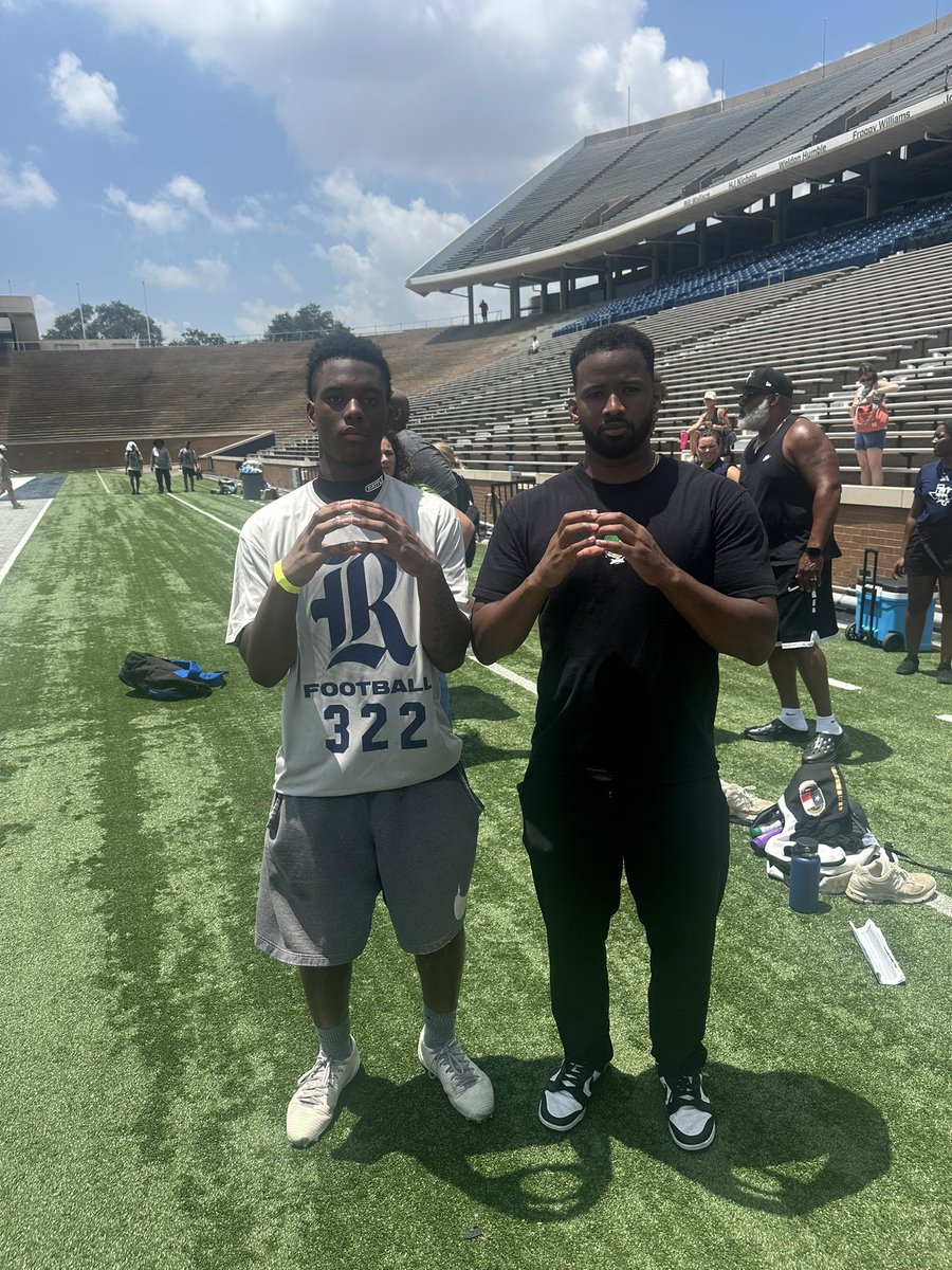 buddyphillipsII's tweet photo. Had a great time working today @RiceFootball thanks for the talks and input on my game! @CoachChadJ @coachCG_ @CoachHankCarter @CoachRJGomez @Coach_Luedecke https://t.co/M9PjUxhiqi
