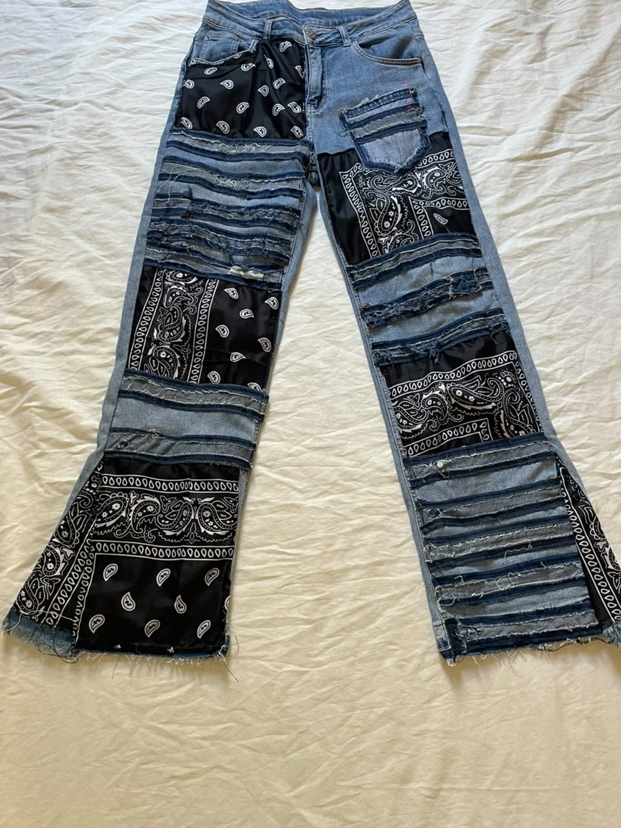 Liusterx's tweet photo. Nova a coleção da Marca Liusterjeans ...📷📷📷disponíveis calças e casacos customizados ,peças unicas e exclusivas ,feitas sob medidas do cliente por apenas 1000kz ,corra já é encomende já a sua peça exclusiva📷 https://t.co/yN3wweI9Sl