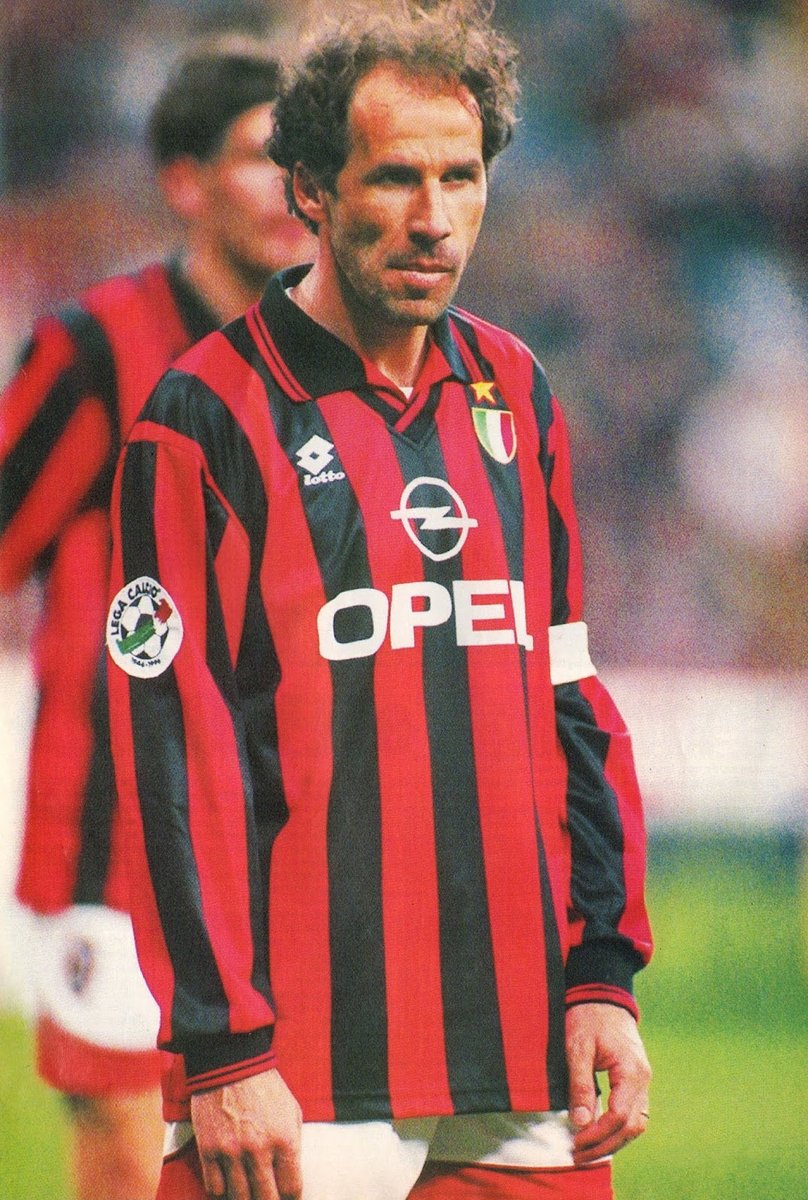 shredder_deejay's tweet photo. @TheRyenRussillo @DraftKings Both of these guys were defenders for AC Milan, one is the greatest defenders ever, the other is one of the worst defenders to ever wear a Milan shirt. Being a good athlete don't mean squat in Football. https://t.co/VeVNBUroK5
